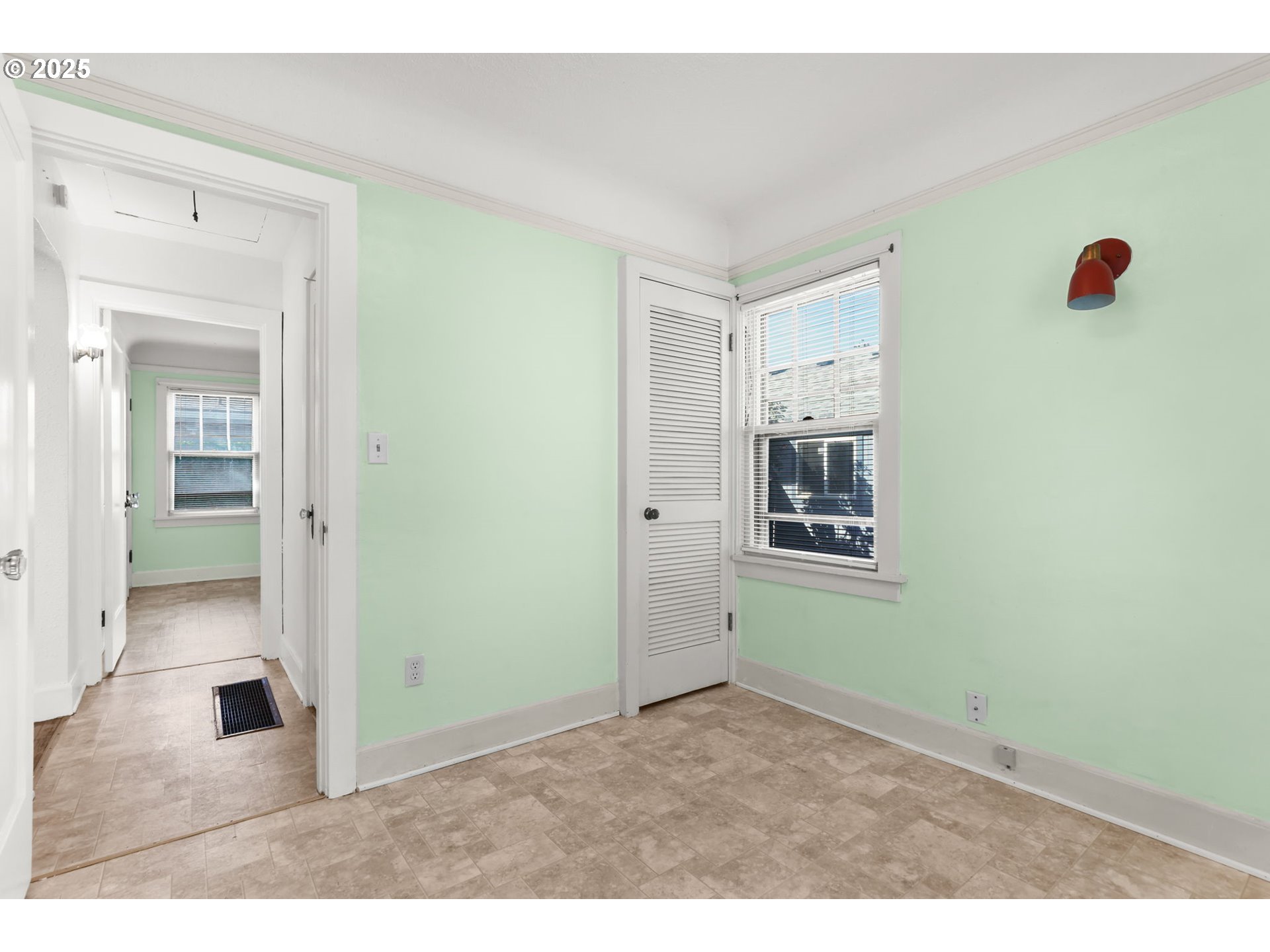 8233 Northeast Tillamook Street Portland, OR 97220 - Photo 26 of 46 view of an empty room