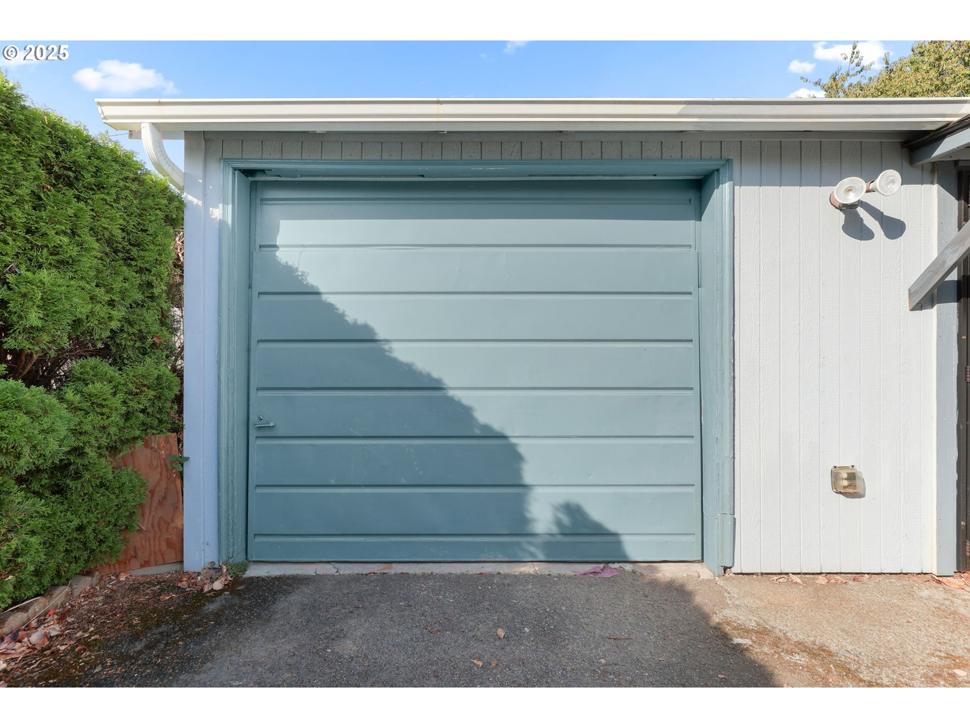 8233 Northeast Tillamook Street Portland, OR 97220 - Photo 33 of 46 a view of outdoor space and front view of a house