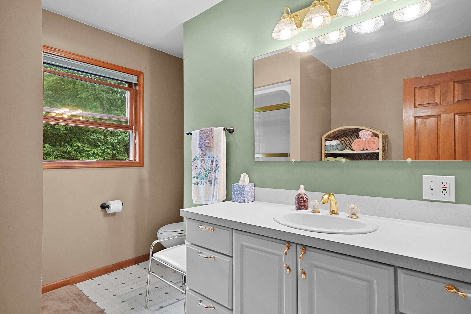 21537 Kendaville Road Pierson, MI 49339 - Photo 22 of 52 Ensuite Bathroom