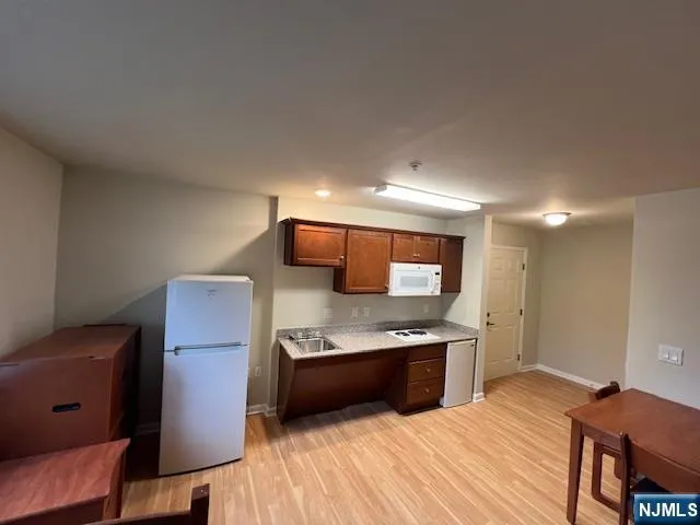 $1,350 | 169 Barclay Street, Unit 106, Paterson, NJ 07503