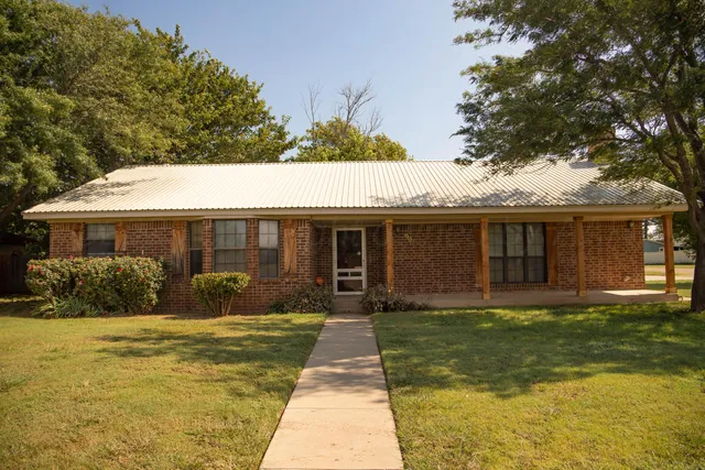 $255,000 | 900 Maple Avenue, Panhandle, TX 79068