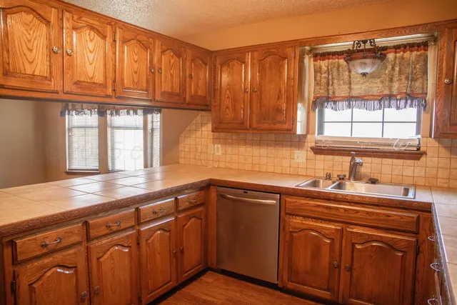 $255,000 | 900 Maple Avenue, Panhandle, TX 79068