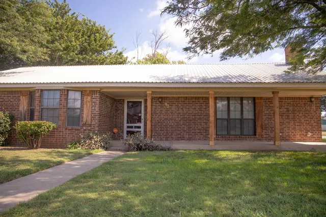 $255,000 | 900 Maple Avenue, Panhandle, TX 79068