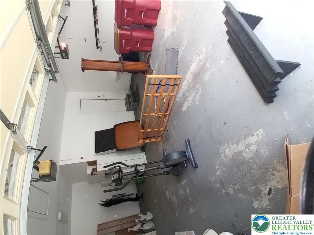 1560 Deer Path Road Easton, PA 18040 - Photo 31 of 38 Garage