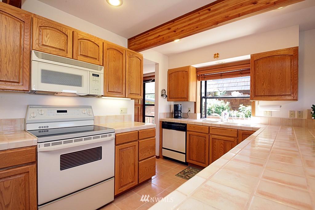 7576 Maxwelton Road Clinton, WA 98236 - Photo 10 of 25