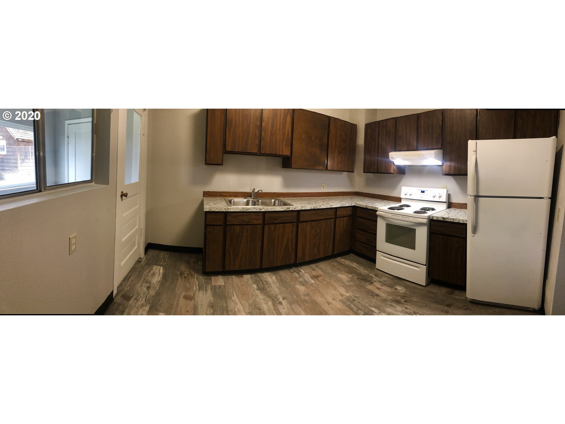 415 Northwest 5th Street Pendleton, OR 97801 - Photo 6 of 16 Kitchen