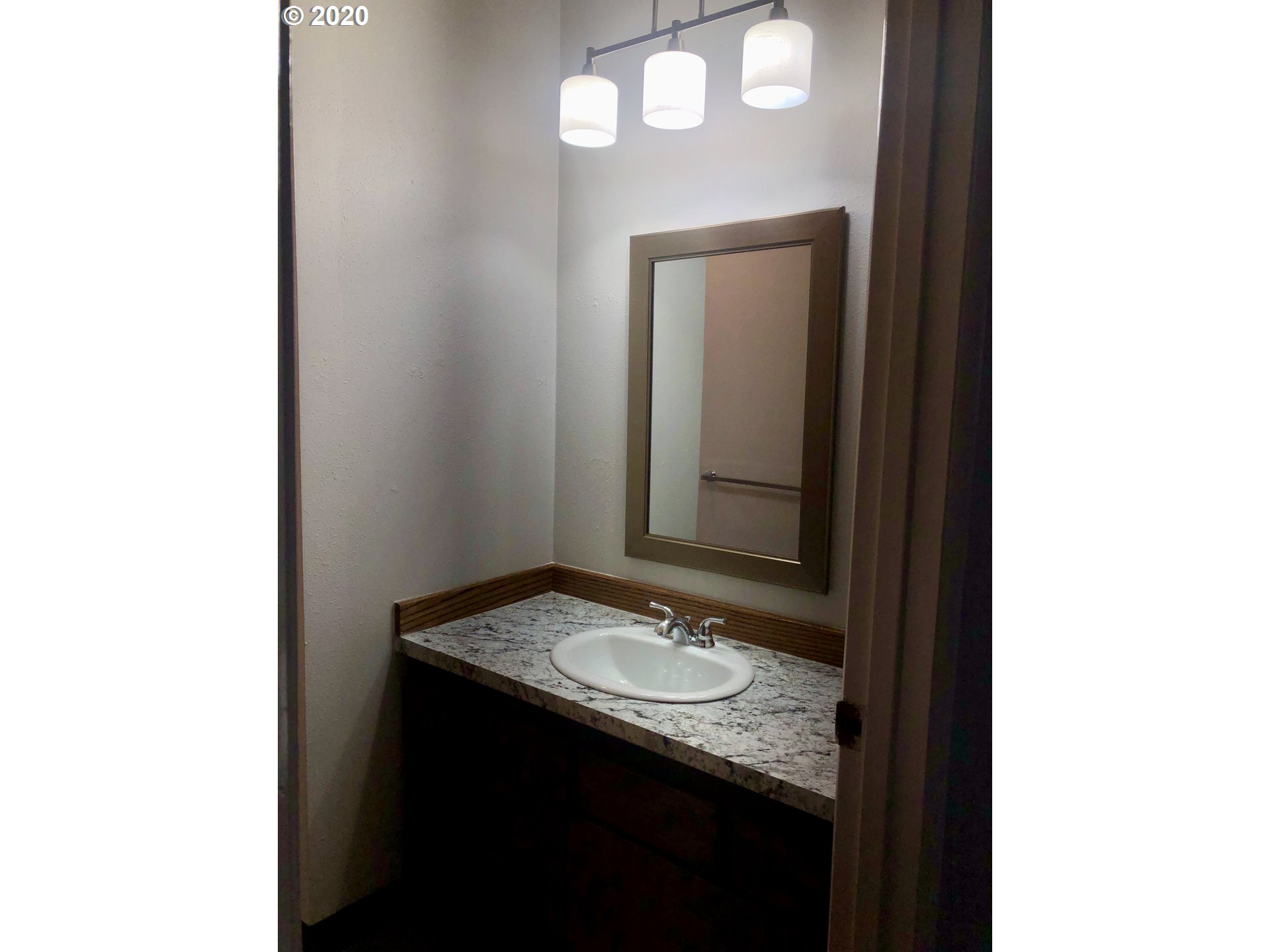 415 Northwest 5th Street Pendleton, OR 97801 - Photo 10 of 16 Bathroom