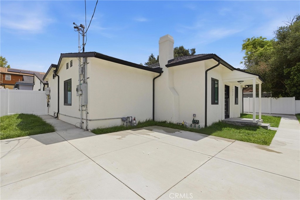 10012 Plainview Avenue Tujunga, CA 91042 - Photo 17 of 35