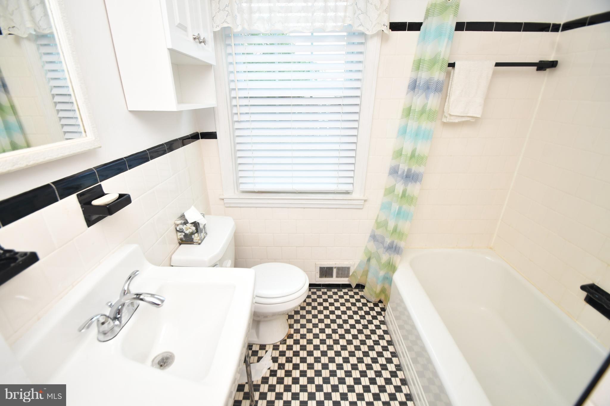 117 Murdock Road Baltimore, MD 21212 - Photo 17 of 24 Tile Bath
