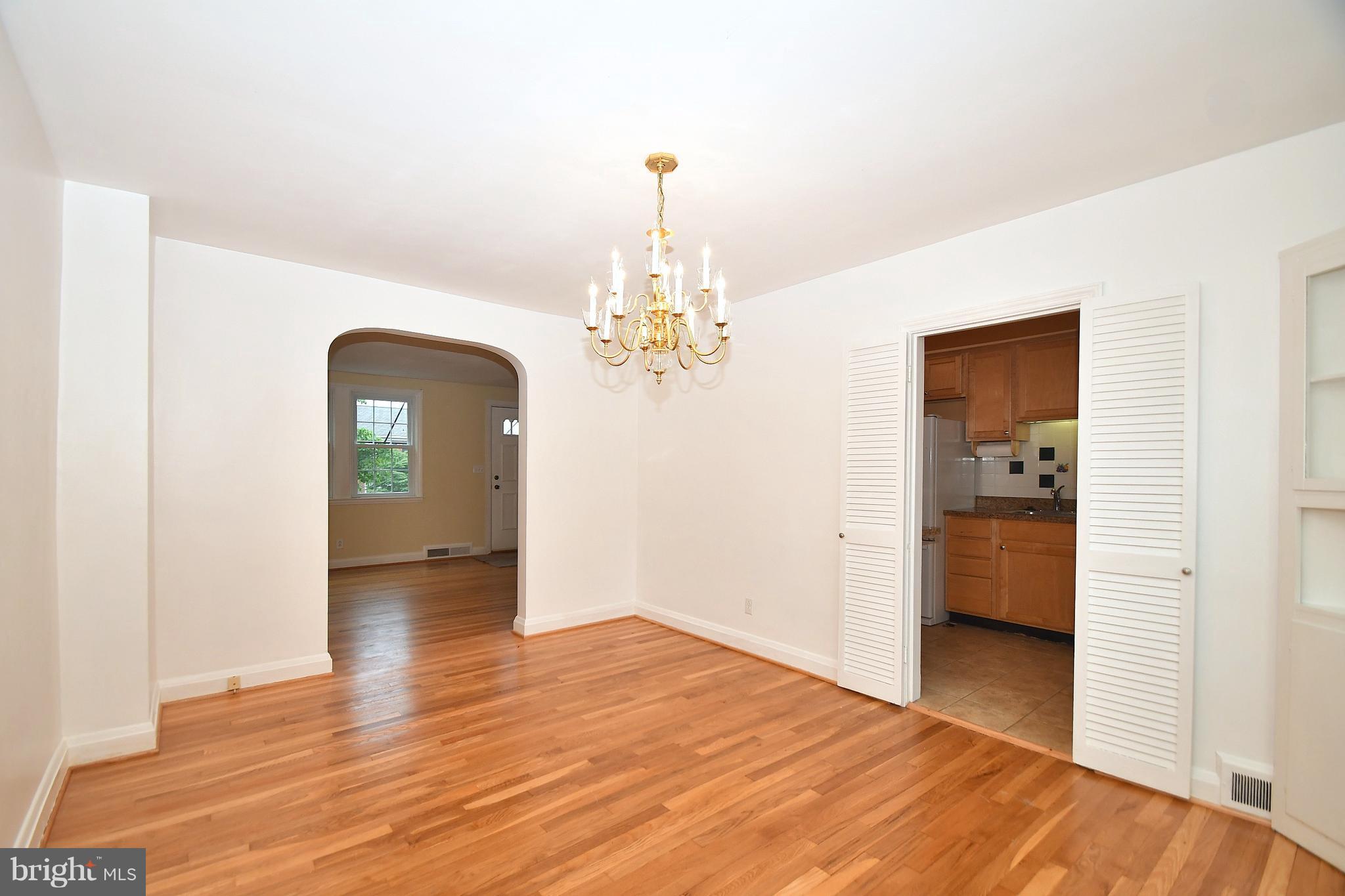 117 Murdock Road Baltimore, MD 21212 - Photo 6 of 24 Dining Room