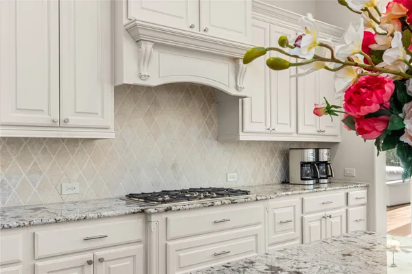 $729,000 | 13702 Banks View Court, Houston, TX 77059