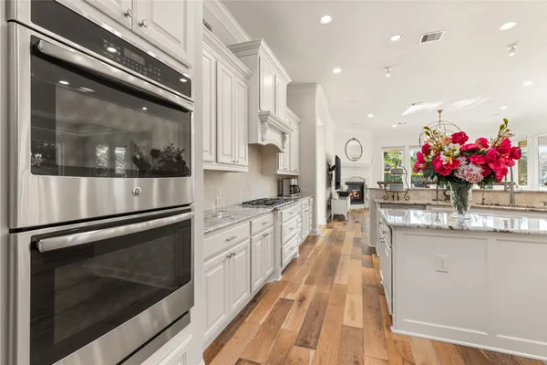 $729,000 | 13702 Banks View Court, Houston, TX 77059