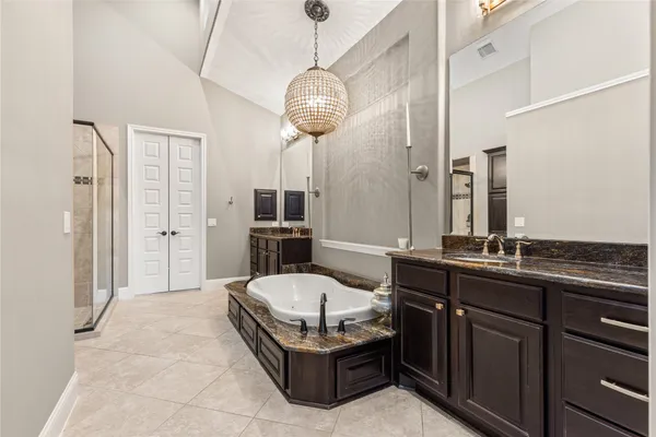 $729,000 | 13702 Banks View Court, Houston, TX 77059