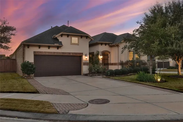 $729,000 | 13702 Banks View Court, Houston, TX 77059
