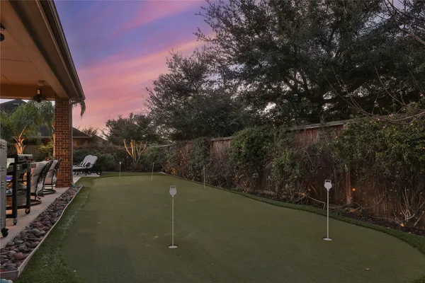 $729,000 | 13702 Banks View Court, Houston, TX 77059