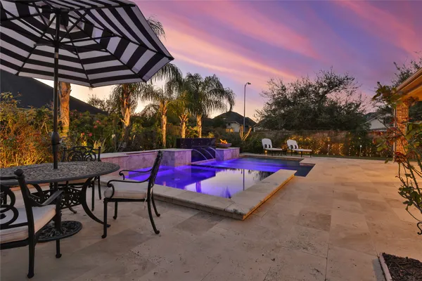 $729,000 | 13702 Banks View Court, Houston, TX 77059