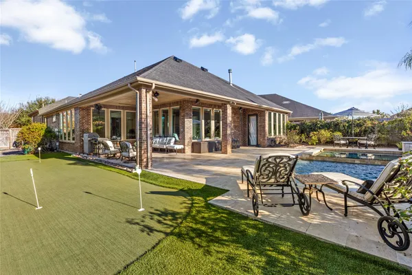 $729,000 | 13702 Banks View Court, Houston, TX 77059