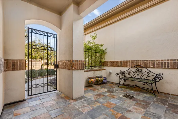 $729,000 | 13702 Banks View Court, Houston, TX 77059