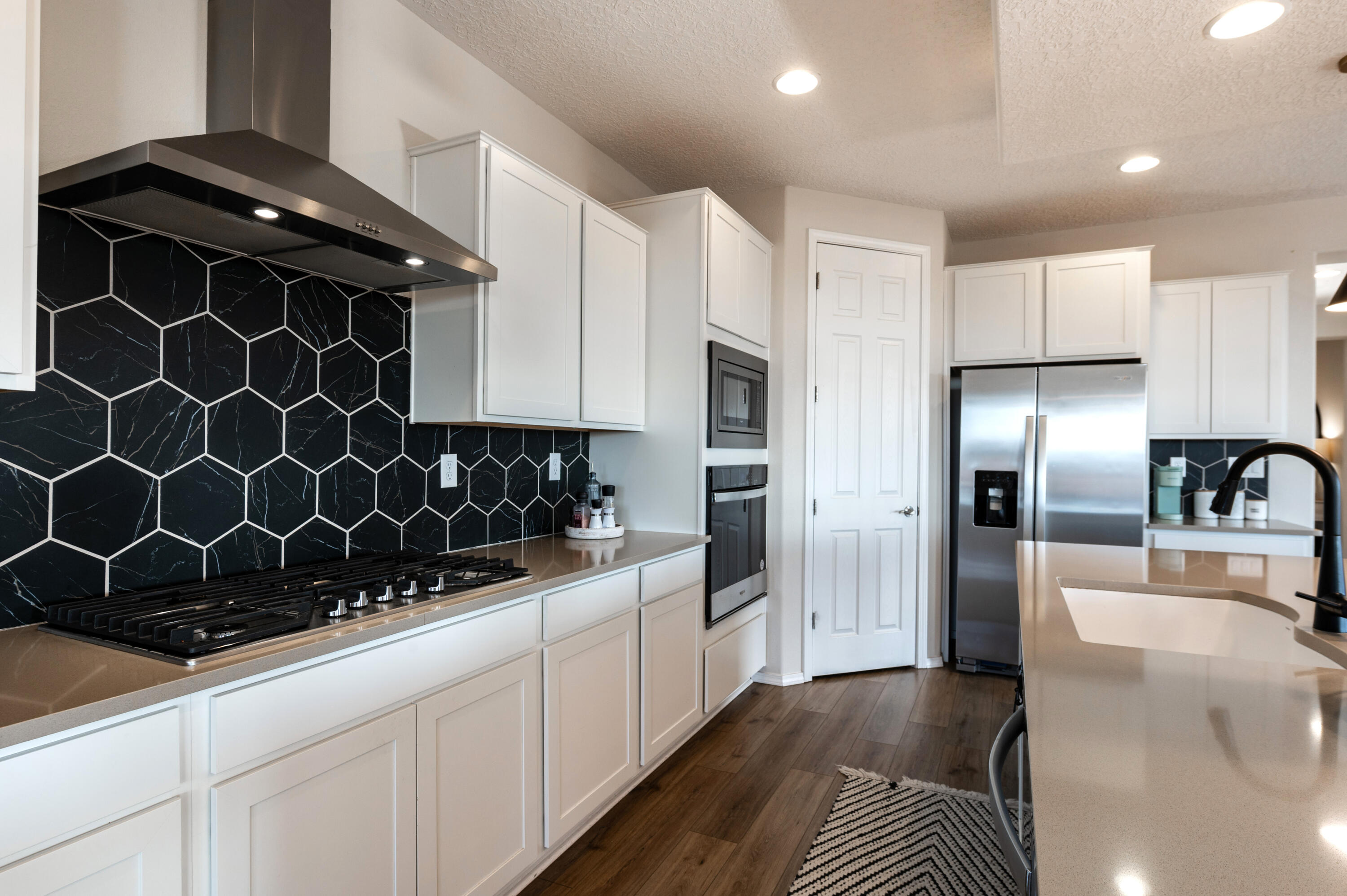 700 Cuarzo Road Southeast Rio Rancho, NM 87124 - Photo 5 of 14 Gallery Image 5