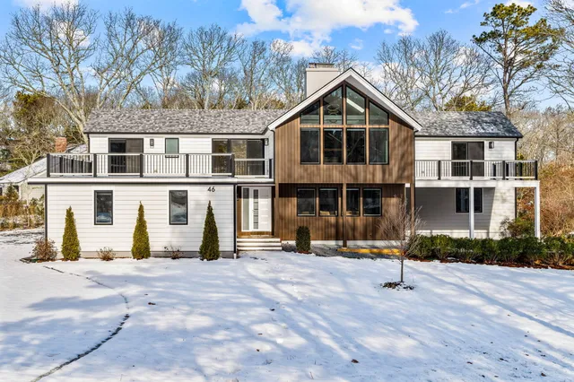 $2,215,000 | 46 Greensward Circle, Mashpee, MA 02649