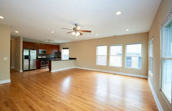 $2,650 | 1609 West Farwell Avenue, Unit 3, Chicago, IL 60626