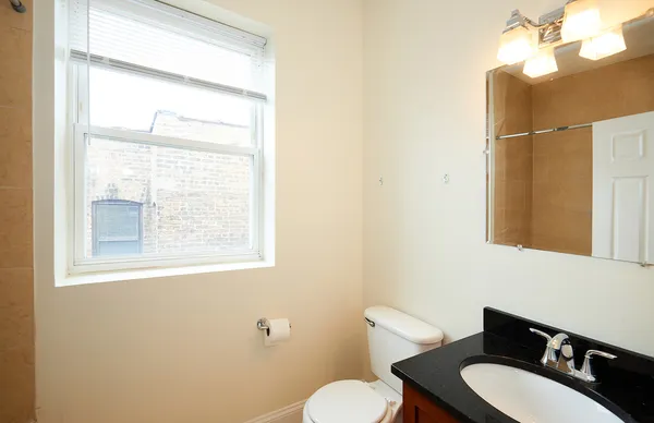 $2,650 | 1609 West Farwell Avenue, Unit 3, Chicago, IL 60626