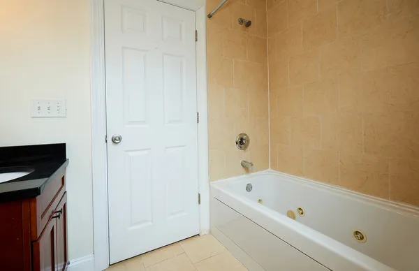 $2,650 | 1609 West Farwell Avenue, Unit 3, Chicago, IL 60626