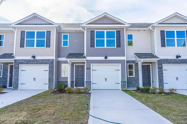 $2,000 | 219 Maddox Drive, Aberdeen, NC 28315