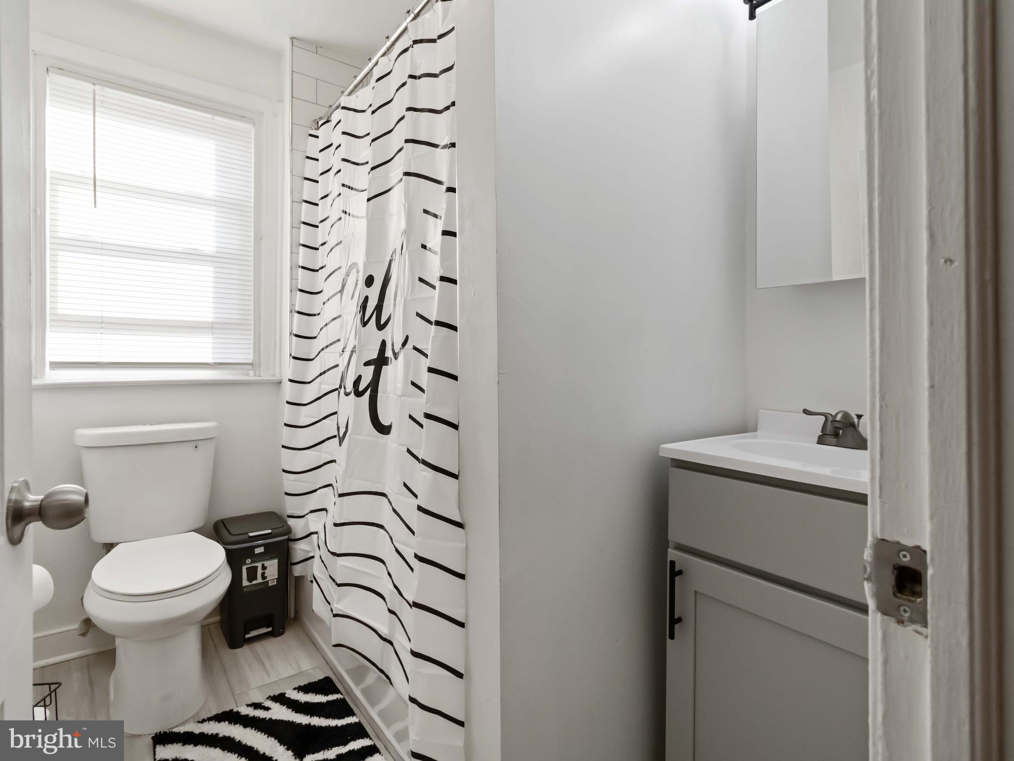1600 Roumfort Road Philadelphia, PA 19150 - Photo 19 of 29 2nd floor bath