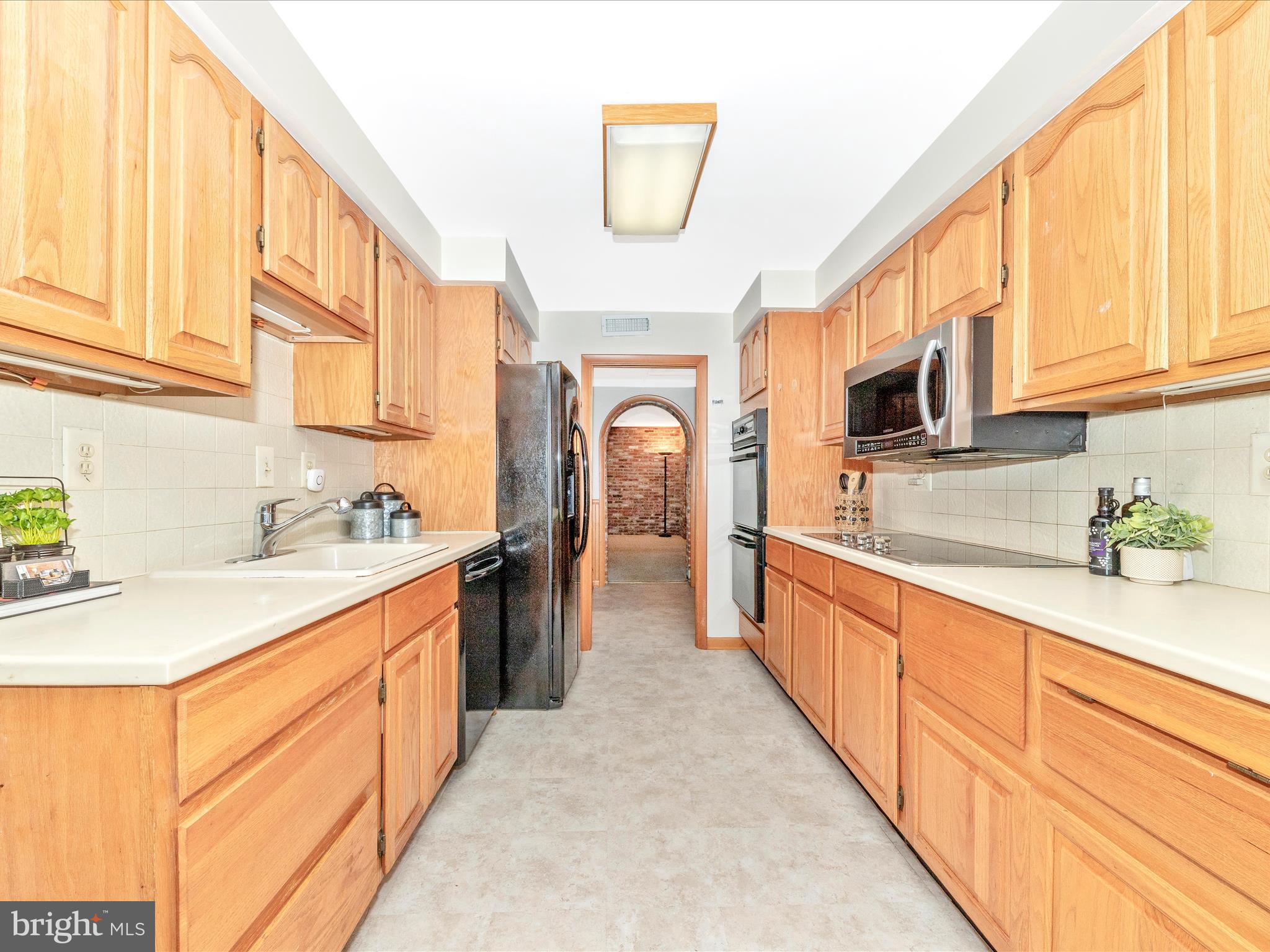 7203 Homestead Place Springfield, VA 22151 - Photo 12 of 39 Kitchen