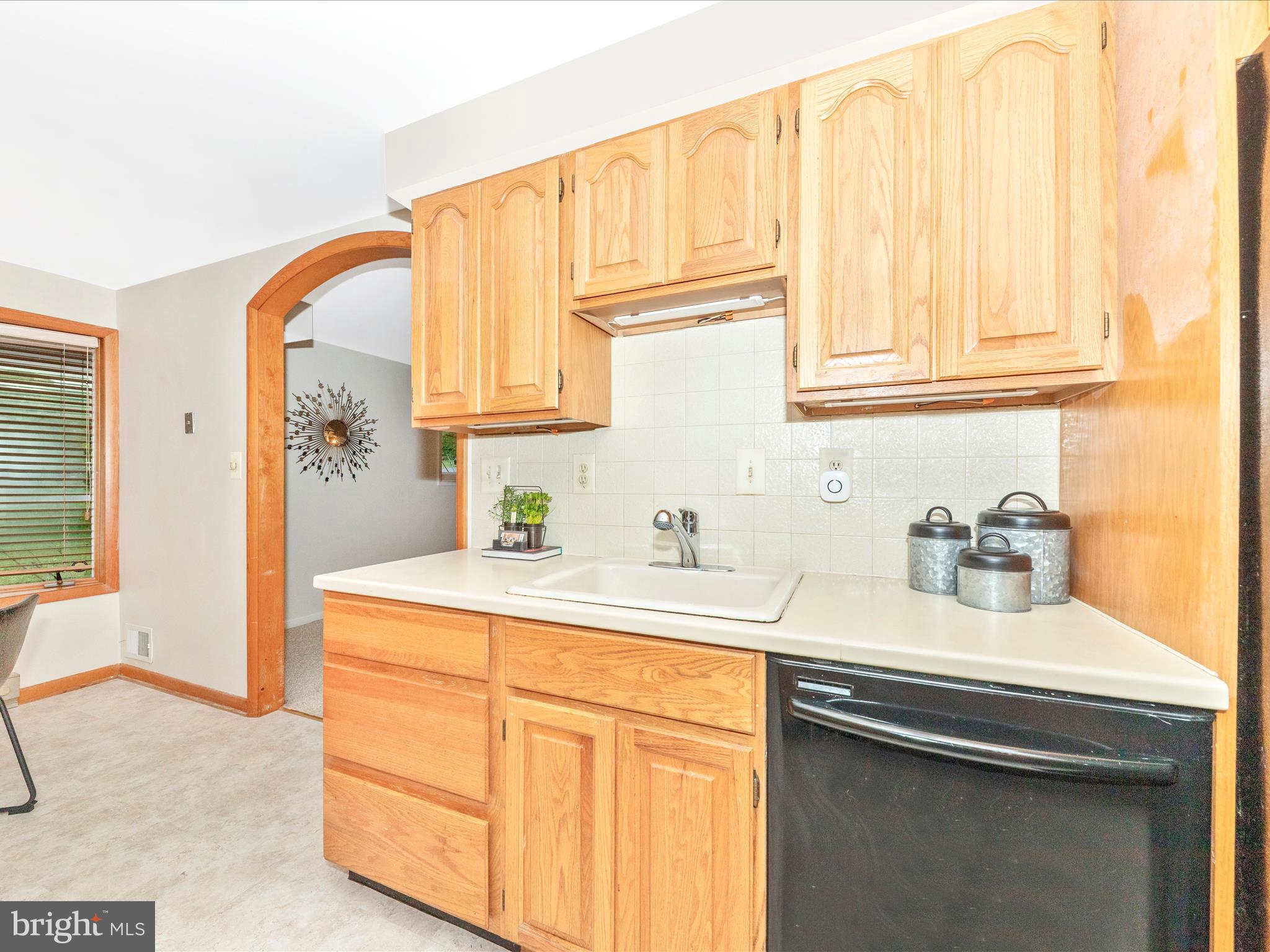 7203 Homestead Place Springfield, VA 22151 - Photo 15 of 39 Kitchen