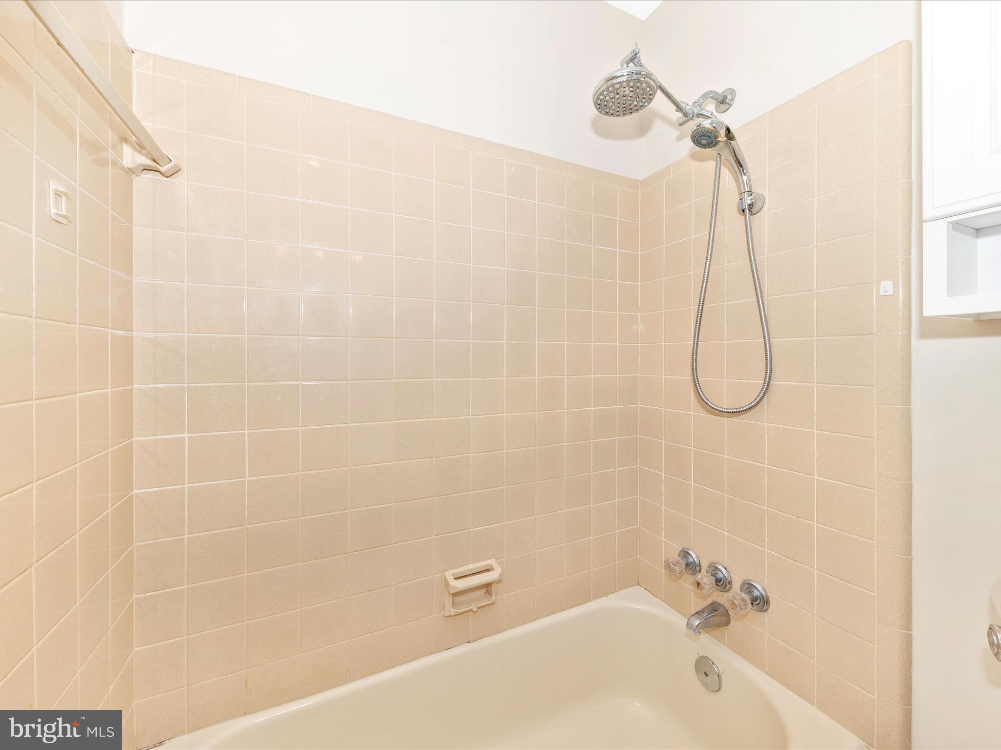 7203 Homestead Place Springfield, VA 22151 - Photo 27 of 39 Hall Bath