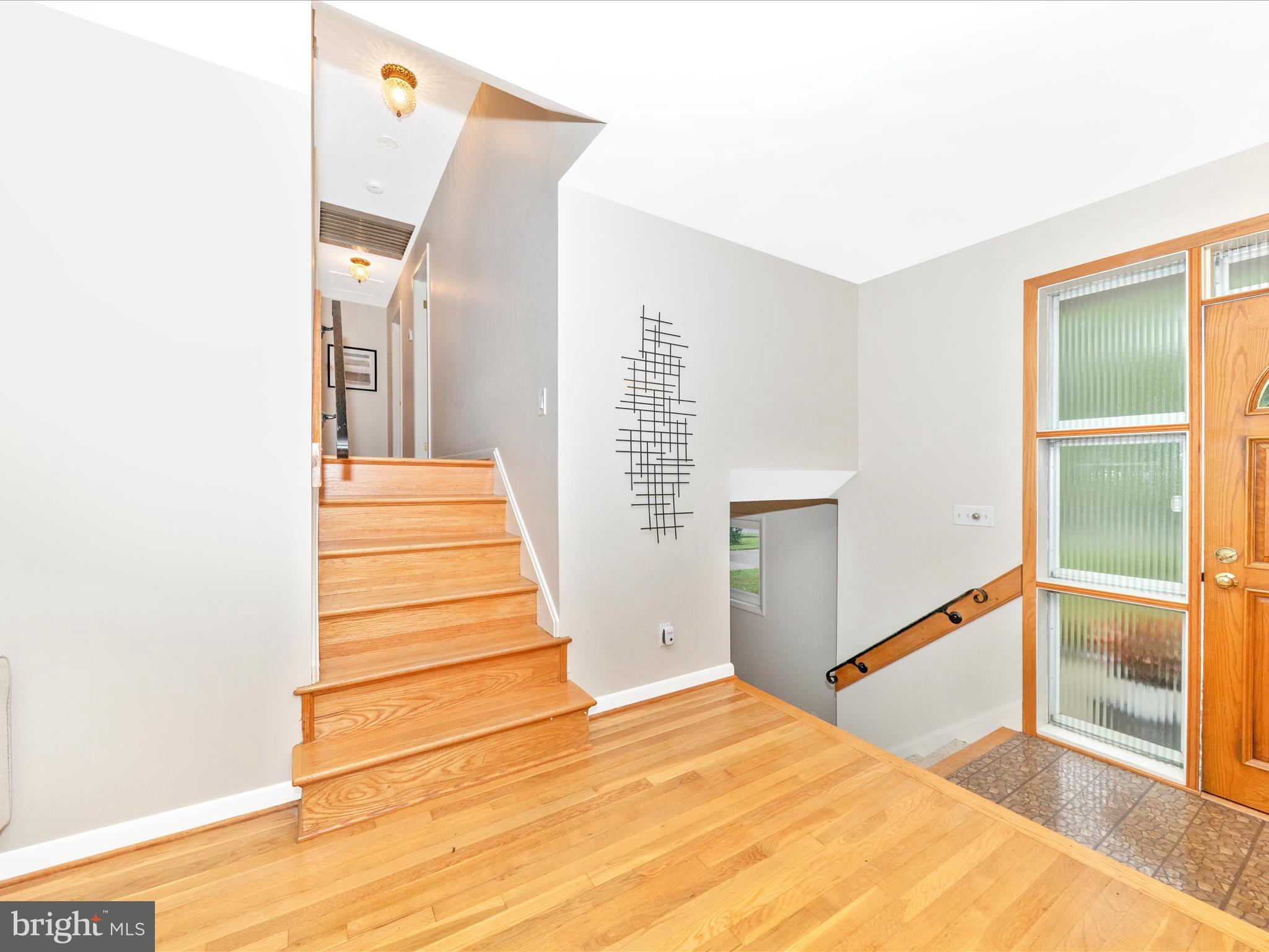 7203 Homestead Place Springfield, VA 22151 - Photo 8 of 39 Stairs