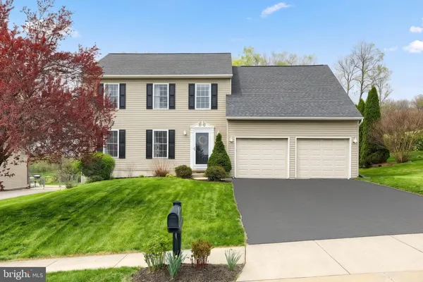 $429,900 | 710 Apple Tree Lane, Mount Wolf, PA 17347
