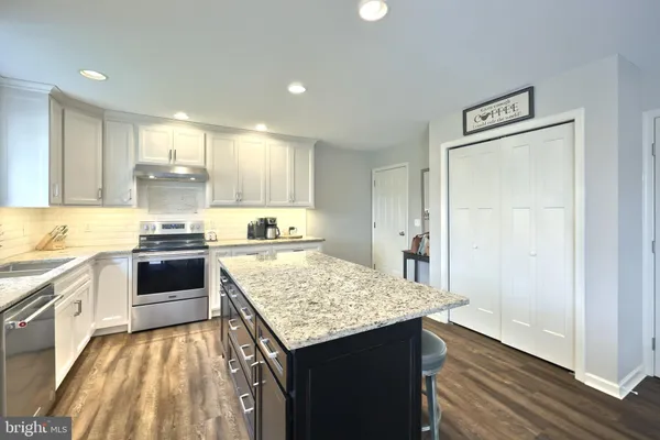 $429,900 | 710 Apple Tree Lane, Mount Wolf, PA 17347