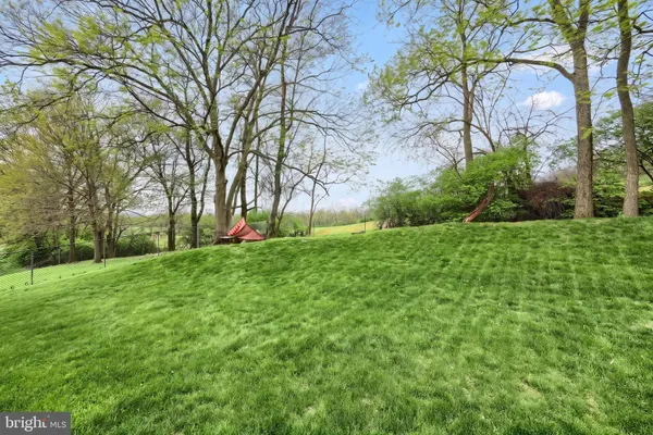 $429,900 | 710 Apple Tree Lane, Mount Wolf, PA 17347