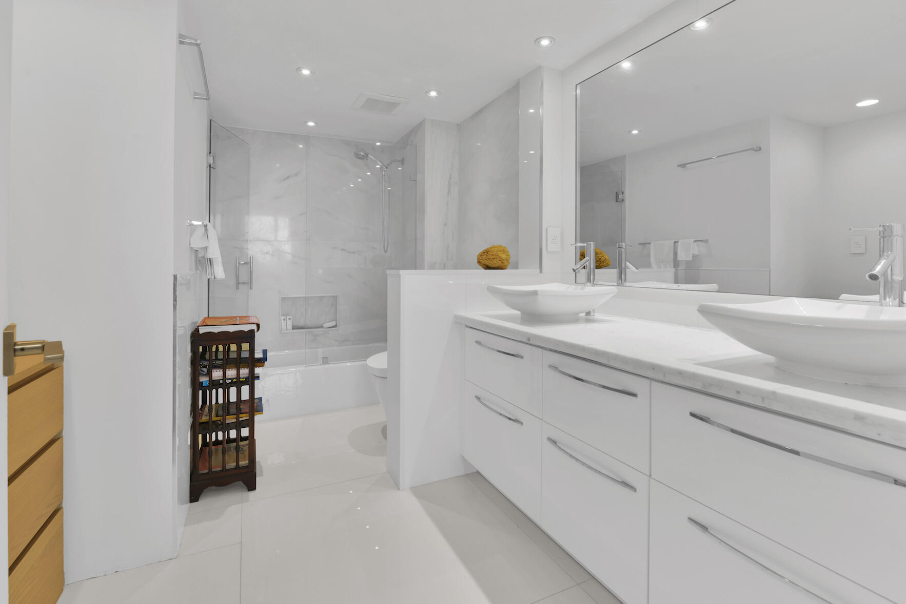 700 South Ocean Boulevard, Unit 1105 Boca Raton, FL 33432 - Photo 18 of 49 Master Bathroom