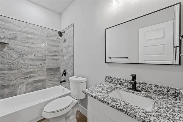 $1,575 | 6147 Shawnee Drive, Mabank, TX 75156