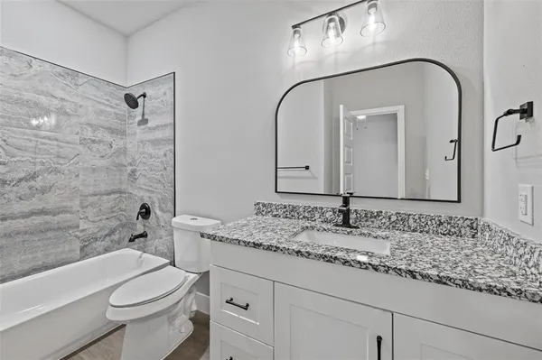 $1,575 | 6147 Shawnee Drive, Mabank, TX 75156