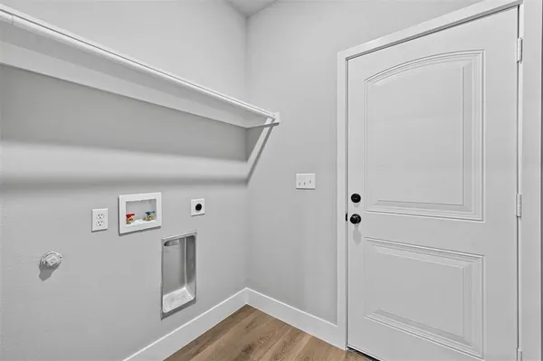 $1,575 | 6147 Shawnee Drive, Mabank, TX 75156