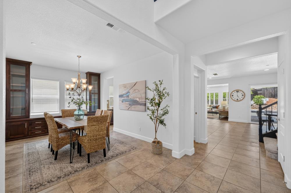 2593 Creek Hollow Road Rocklin, CA 95765 - Photo 7 of 57