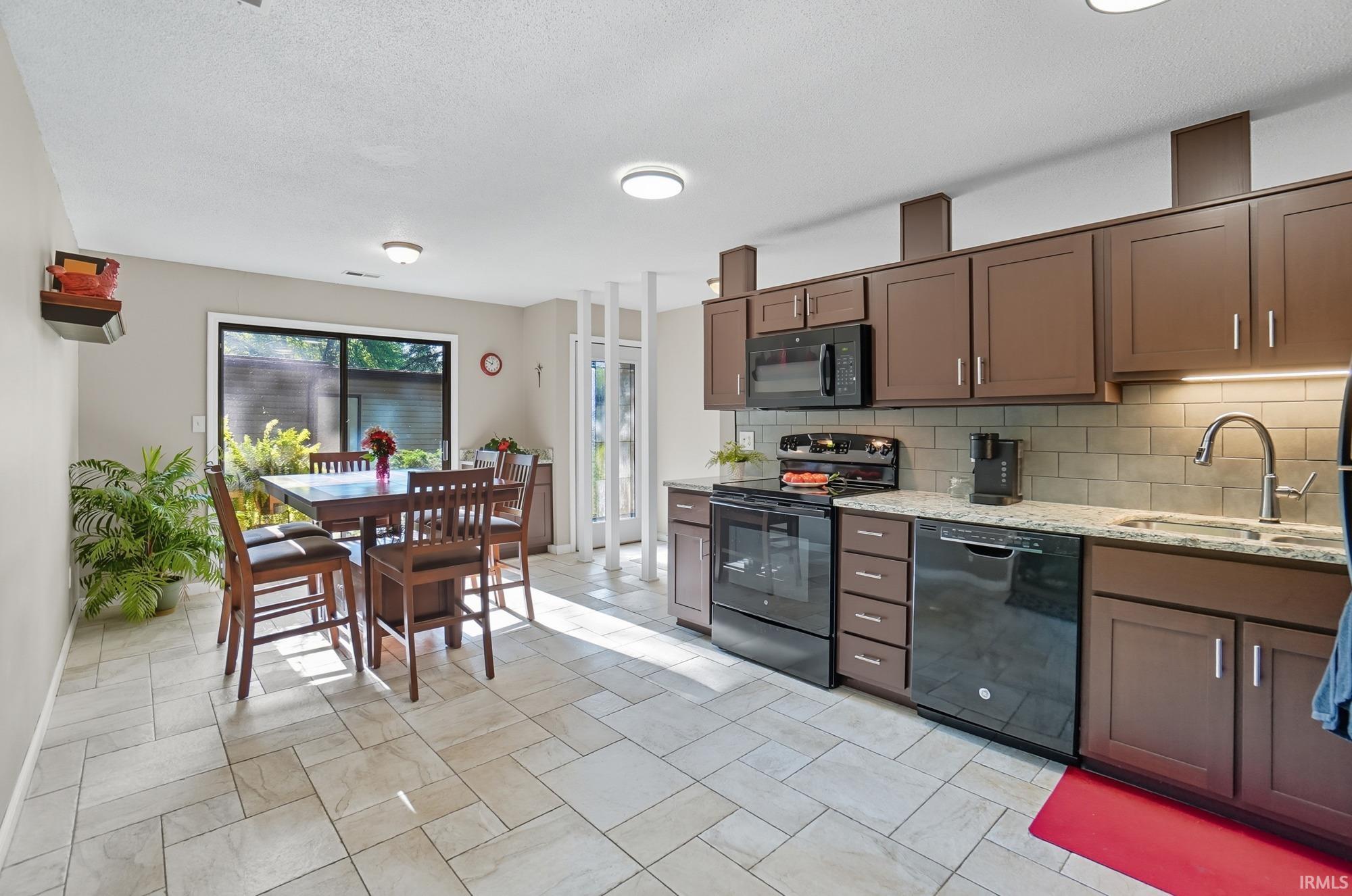 5030 Stellhorn Road Fort Wayne, IN 46815 - Photo 9 of 24