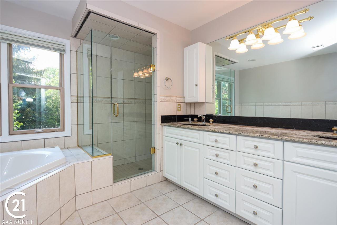 6097 Country Ridge Drive Troy, MI 48098 - Photo 25 of 37 50043706-24.JPG