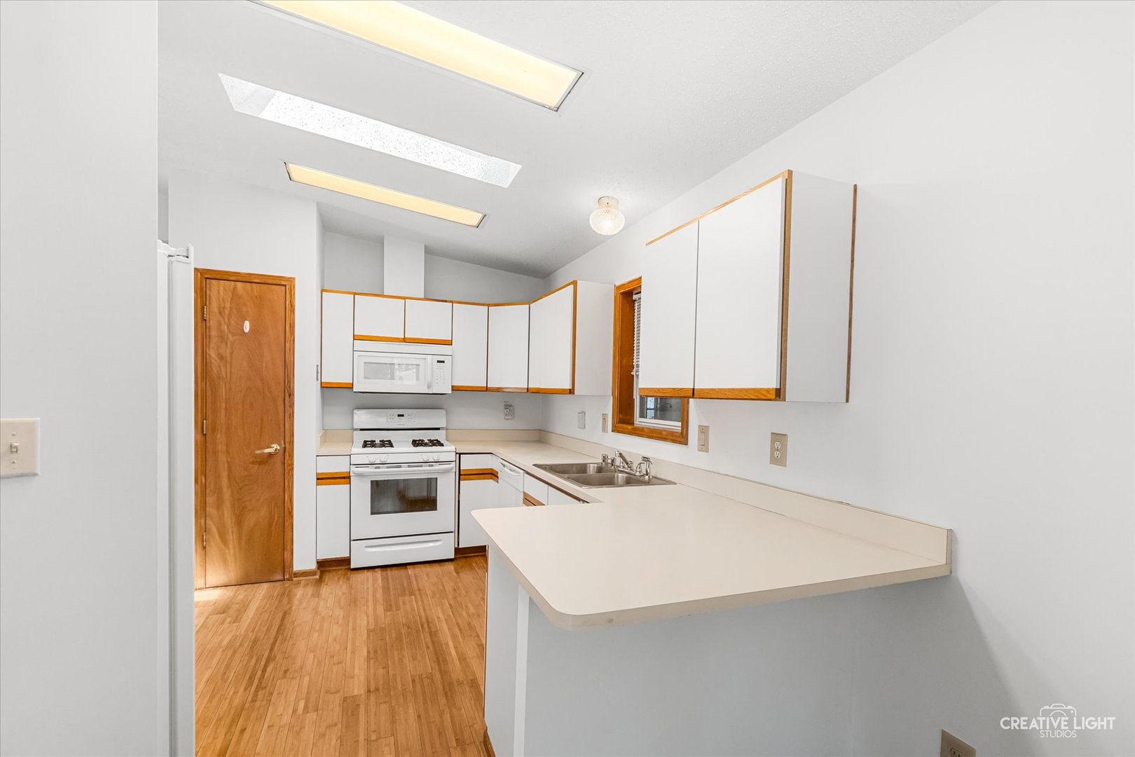 70 Melbrooke Road Elgin, IL 60123 - Photo 7 of 17