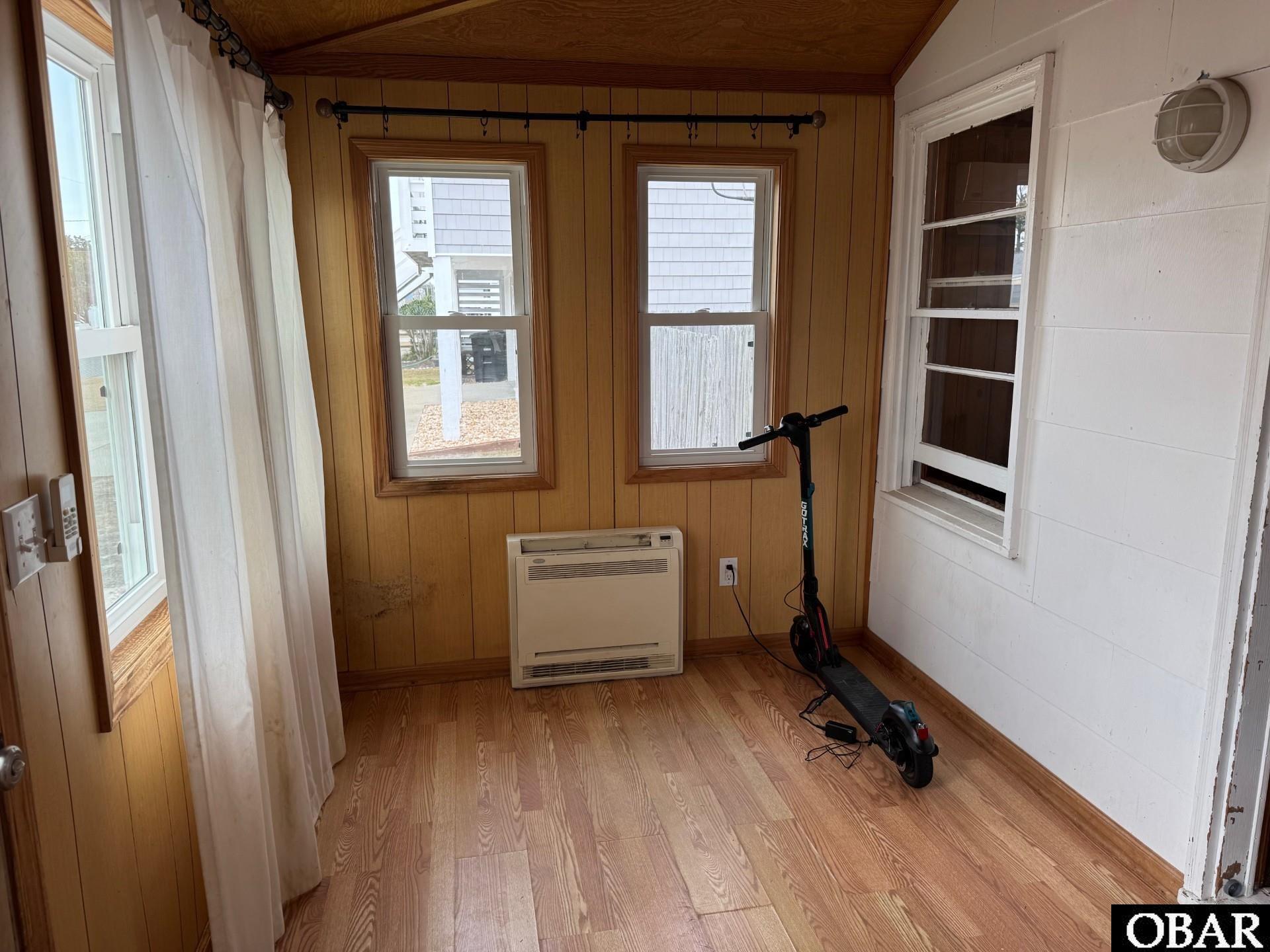 2013 Norfolk Street Kill Devil Hills, NC 27948 - Photo 15 of 19 Entry Area