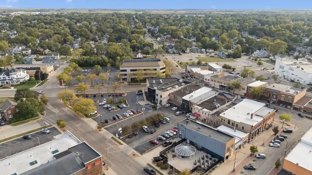 $475,000 | 522 South State Street, Belvidere, IL 61008