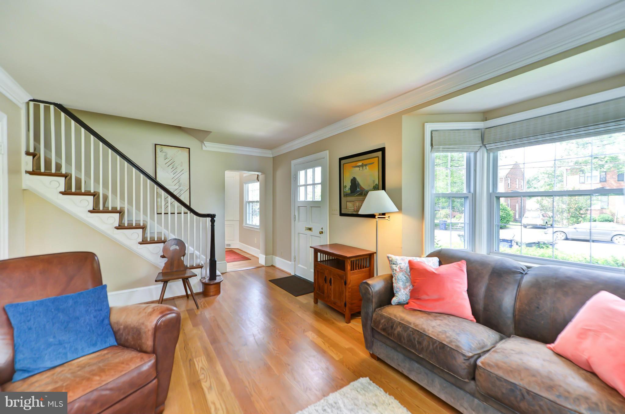 2903 Cameron Mills Road Alexandria, VA 22302 - Photo 5 of 30 Living Room