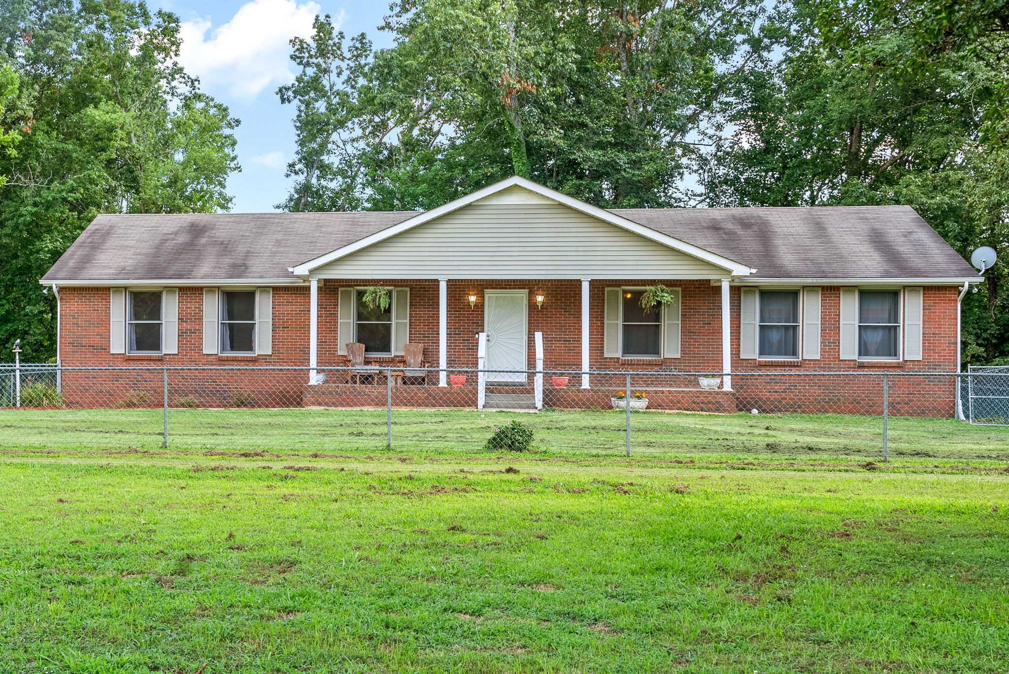 472 Wooten Road Clarksville, TN 37042 - Photo 2 of 39 Gallery Image 2