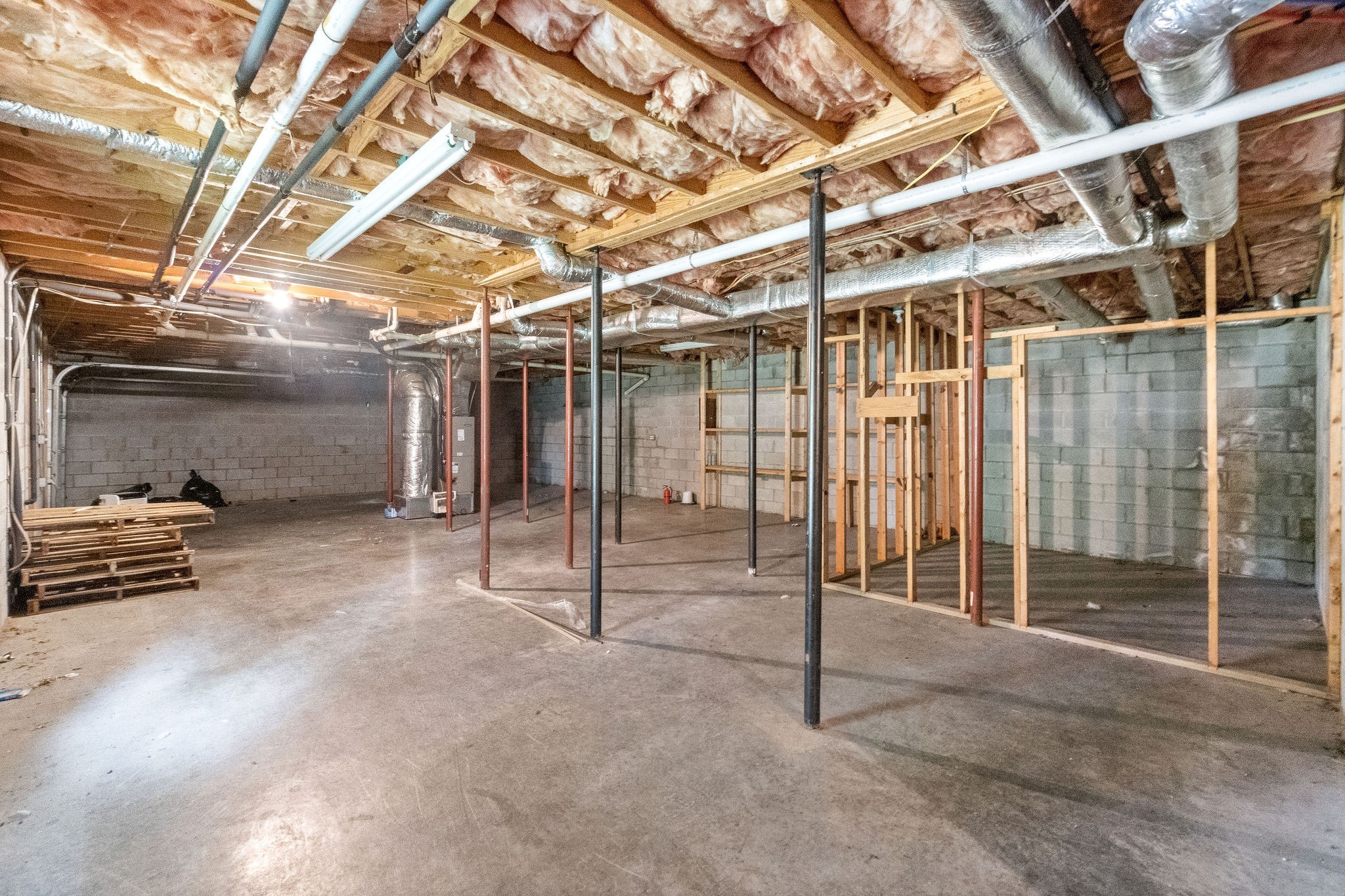 472 Wooten Road Clarksville, TN 37042 - Photo 33 of 39 Full basement is spacious and walk-out with 9 foot ceilings, perfect for a tornado shelter!