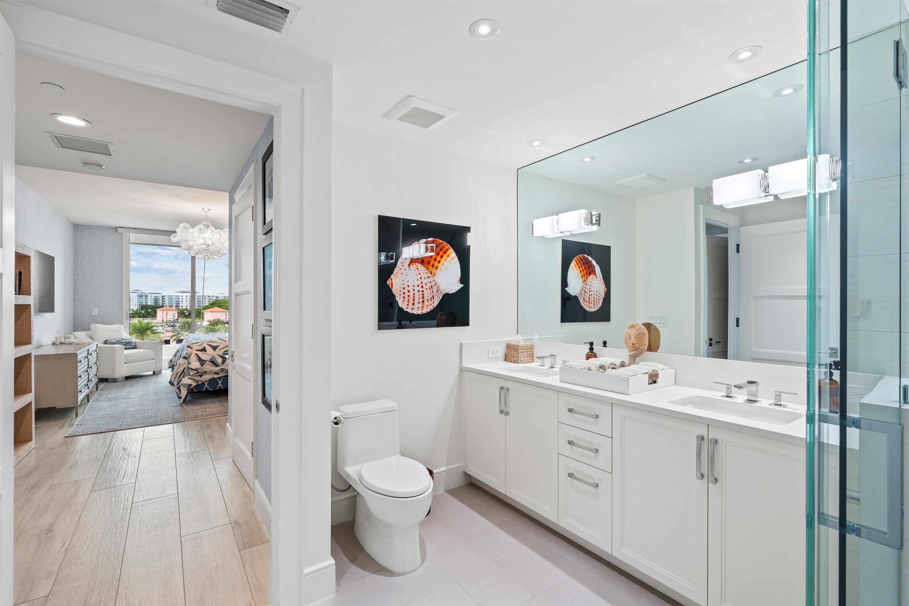 500 Southeast 5th Avenue, Unit 701S Boca Raton, FL 33432 - Photo 23 of 41 EN SUITE BATH